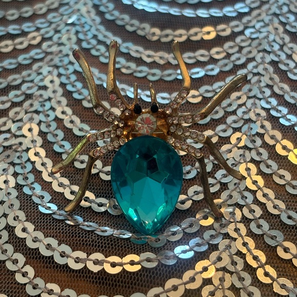 Gold Spider Ring with Blue Gem - Picture 3 of 9
